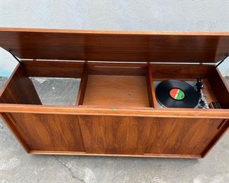 Barzilay Stereo Console with Elac Turntable