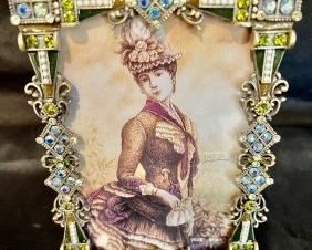 SPARKLING AND BEJEWELD SWAROVSKI CRYSTAL COSMO COLLECTABLE FRAME