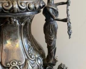 STUNNING BEAUTIES AT THE BASE