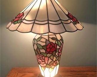Victorian Style Dale Tiffany Table Lamp 