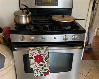 GE gas stove and oven