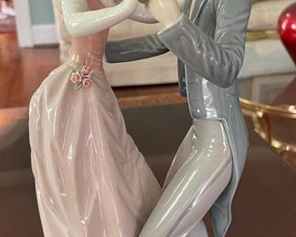 Lladros "Anniversary Waltz" Figurine. Photo 1 of 2.