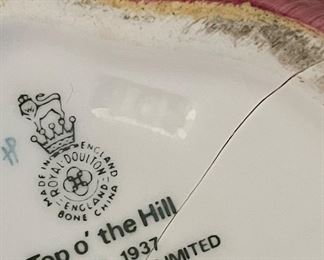 Royal Doulton "Top 'O The Hill" Figurine. Photo 2 of 2.
