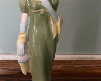 Royal Doulton "Lorna" Figurine. Photo 1 of 2.