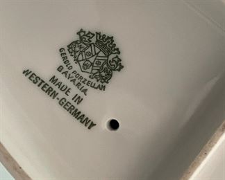 Bavaria, Western Germany Gerold Porcelain Figurine Shepherd With 4 Sheep. Photo 2 of 2.