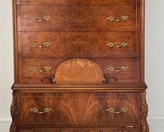 Vintage Queen-Anne Style Flame Mahogany 5-Drawer Chest on Chest With Satinwood Inlay. Measures 37” W x 20” D x 55” H. Photo 1 of 3.