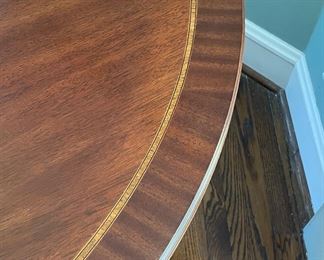 Council Mahogany Satinwood Banded Pedestal Table / Game Table & 4 Chair Set. Measures 48" D x 39.5" H. Photo 3 of 5.