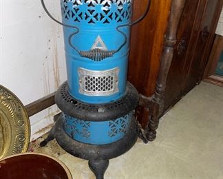 Vintage Perfection 630 Kerosene Oil Heater w/ Copper Fuel Tank & Burner 24" tall