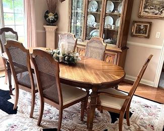 Dining room table w/6 chairs, 2 leaves and pads -- 100% Wool rug - 8' X 11'