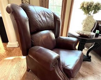 Pair of matching La-Z-Boy recliners