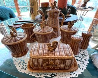 Vtg. Golden Amber Majolica basket weave 