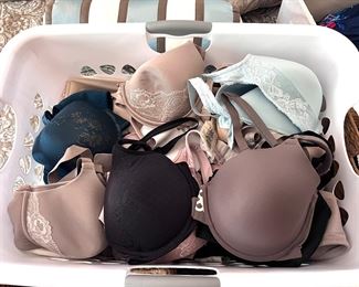 New and like new Bras 