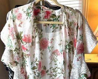 LOTS!!! of Beautiful Ladie's Clothes, lots of them are new or like new - sizes 1X, 2X and 3X 