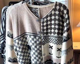 LOTS!!! of Beautiful Ladie's Clothes, lots of them are new or like new - sizes 1X, 2X and 3X 