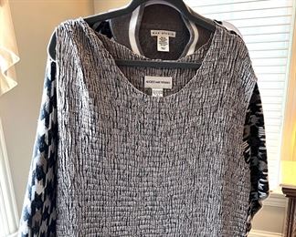 LOTS!!! of Beautiful Ladie's Clothes, lots of them are new or like new - sizes 1X, 2X and 3X 
