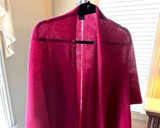 LOTS!!! of Beautiful Ladie's Clothes, lots of them are new or like new - sizes 1X, 2X and 3X 