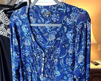 LOTS!!! of Beautiful Ladie's Clothes, lots of them are new or like new - sizes 1X, 2X and 3X 