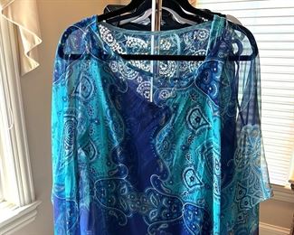 LOTS!!! of Beautiful Ladie's Clothes, lots of them are new or like new - sizes 1X, 2X and 3X 