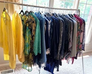LOTS!!! of Beautiful Ladie's Clothes, lots of them are new or like new - sizes 1X, 2X and 3X 