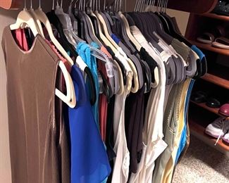 LOTS!!! of Beautiful Ladie's Clothes, lots of them are new or like new - sizes 1X, 2X and 3X 