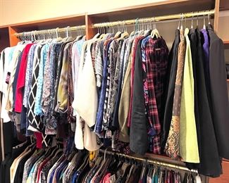 LOTS!!! of Beautiful Ladie's Clothes, lots of them are new or like new - sizes 1X, 2X and 3X 