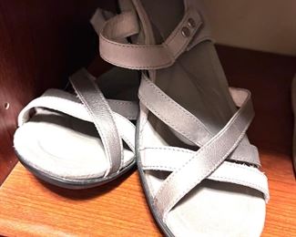 Laide's shoes - size 9