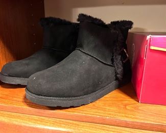 Laide's shoes - size 9