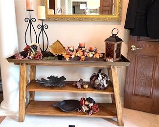 Table is NOT FOR SALE - but the wonderful fall décor is 