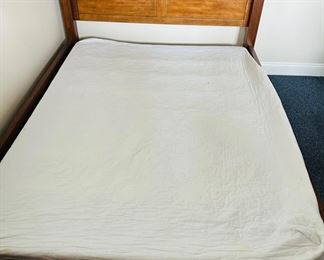 Queen bed with box spring 