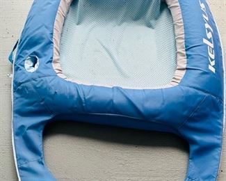 Kelsyus float with headrest 