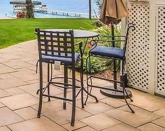 Metal bistro table with two chairs 