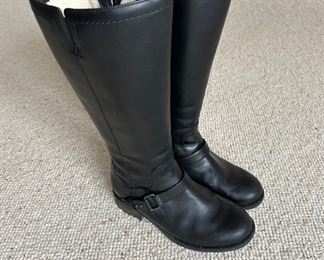 Ugg tall black leather sherpa lined boots size 8 