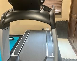 Life Fitness commercial grade treadmill **Available for presale and early pick-up**