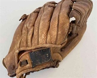 SST037 Vintage Carp? Hiroshima Hiroun? Leather Baseball Glove