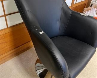 MMS005- Vintage Tulip Pedestal Black Faux Leather Swivel Chair