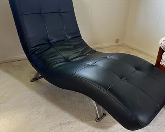 MMS027- Faux Leather Chaise Lounger 