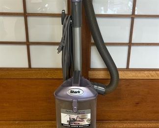 MMS039- Shark Vacuum Cleaner 