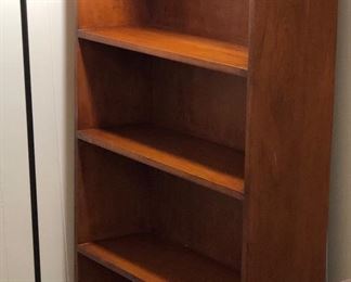 MMS109 - 4-TIER BOOKSHELF AND LAMP