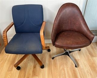 MMS127- (2) Vintage Swivel Chairs
