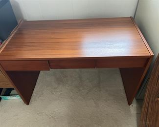 MMS167- Wooden Office Desk