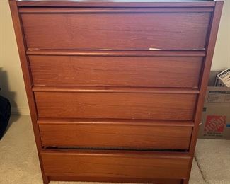 MMS192- (5) Drawer Wooden Dresser
