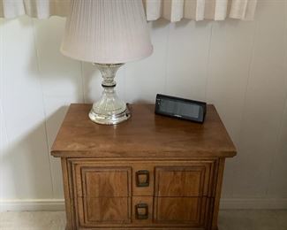 MMS213 Vintage Wooden Night Stand, Table Lamp & Clock Radio