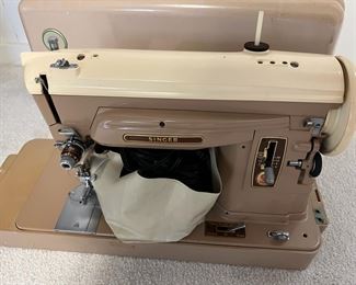 MMS217- Vintage Singer Sewing Machine
