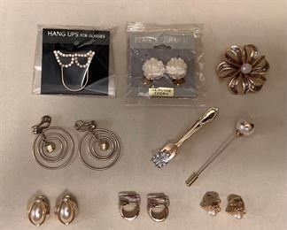 MMS317 Gold Toned Costume Jewelry 