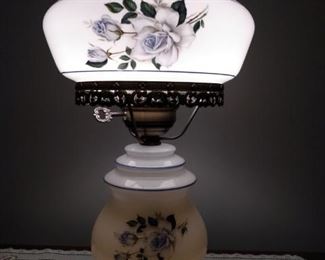 DRESSER LAMP
