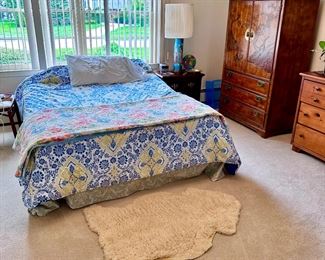 Queen bed & bedroom furniture.