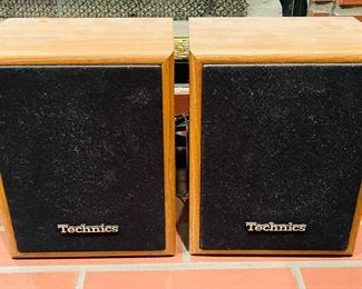 Vintage TECHNICS book shelf/wall speaker system 30 watt