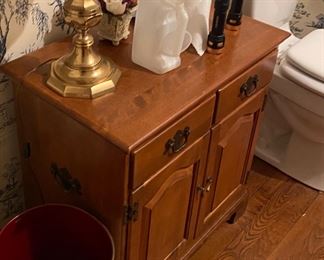 Oak chest/cabinet Ethan Allen
