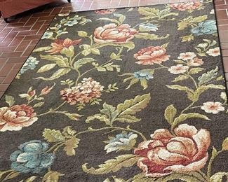 Floral rug 5’x8’