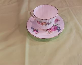 helley teacup set, pink floral, gold rim, pink handle, dainty shape